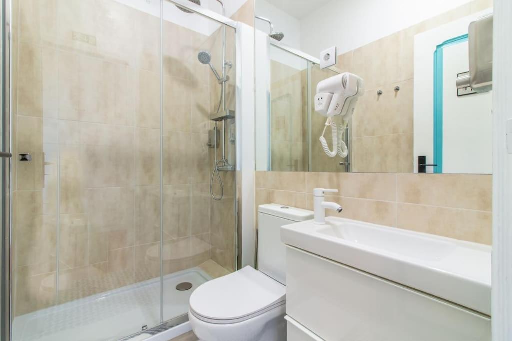 Downtown 7 Bedroom Apartment - Liberdade ลิสบอน ภายนอก รูปภาพ