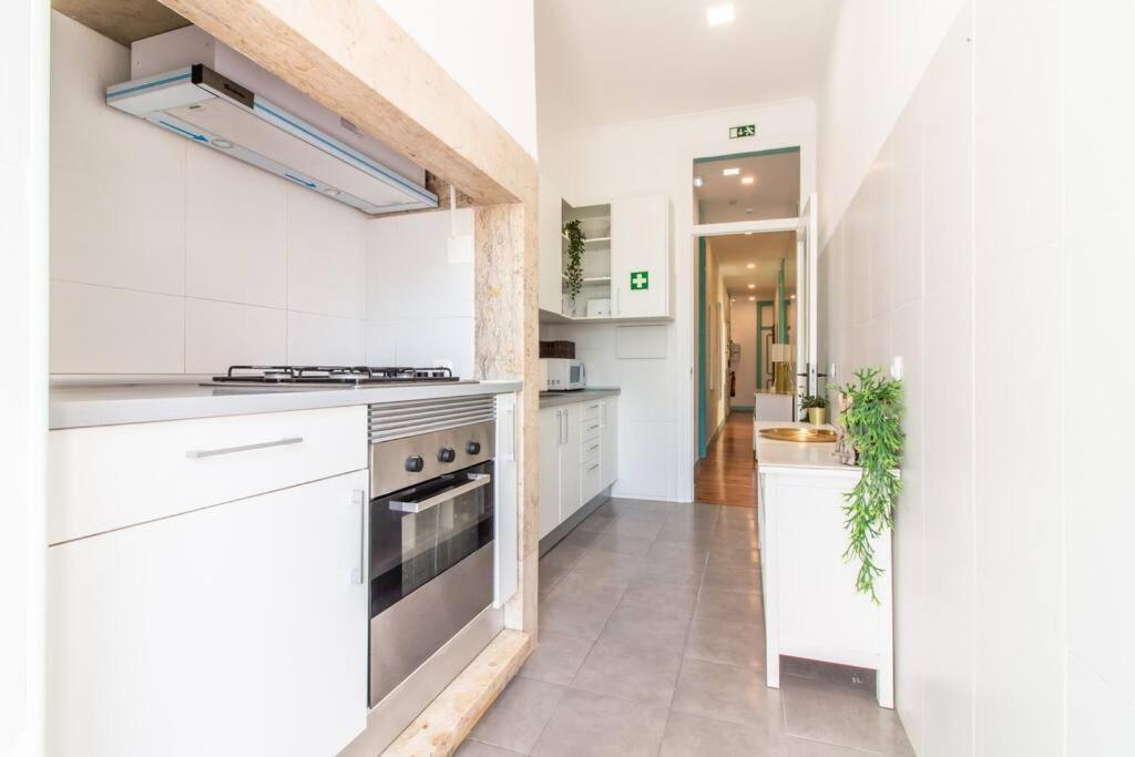 Downtown 7 Bedroom Apartment - Liberdade ลิสบอน ภายนอก รูปภาพ